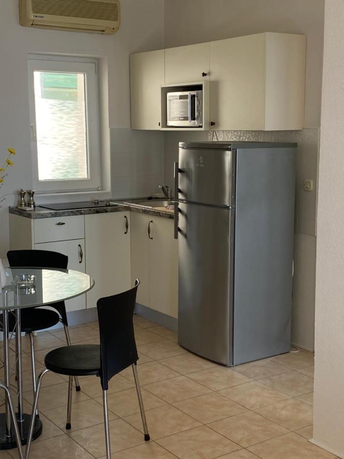Villa Leo Beach Apartment Podgora Buitenkant foto