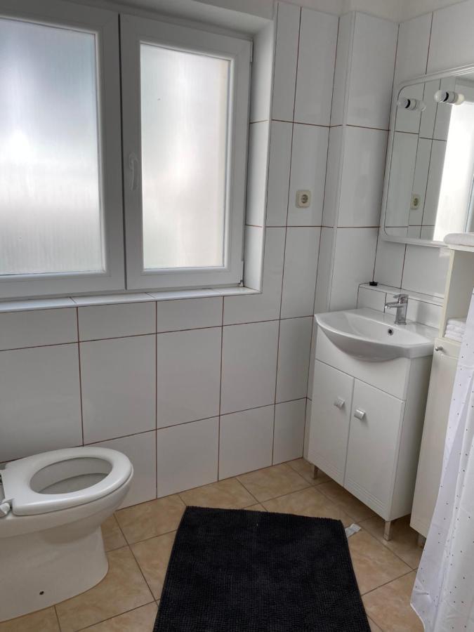 Villa Leo Beach Apartment Podgora Buitenkant foto