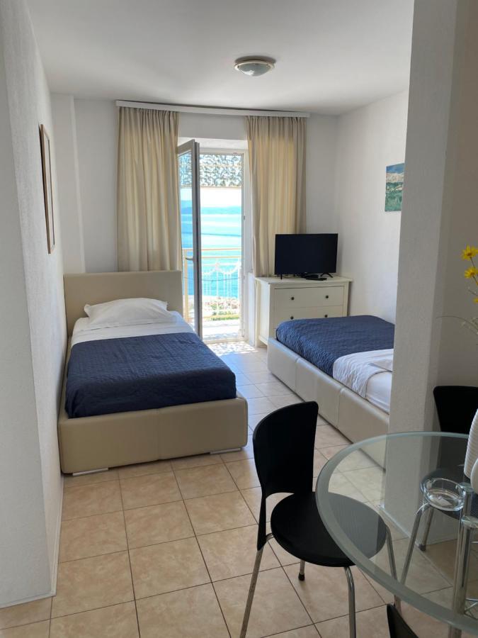 Villa Leo Beach Apartment Podgora Buitenkant foto
